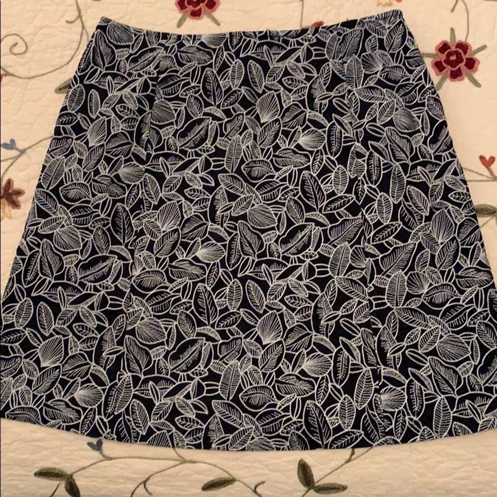 Black and white embroidered Talbots skirt